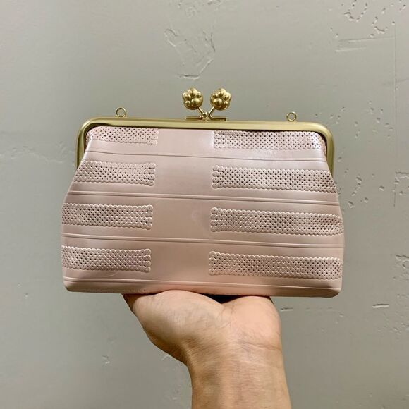 Handmade Genuine Embossed Leather Cute Kisslock Wristlet/Crossbody & 2 Chains - Picture 2 of 15